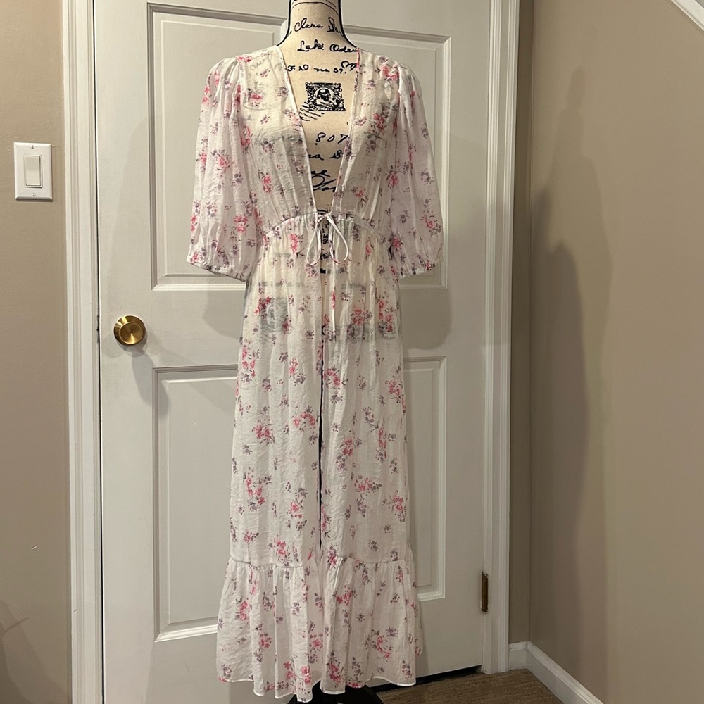 Vince Camuto Garden Romance Waist Tie Robe - Picture 1 of 16